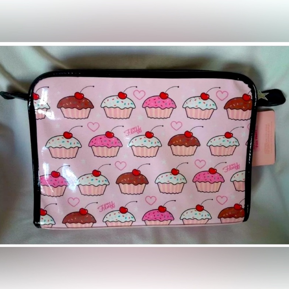 Fluff Cupcake Toiletries / Large Makeup Bag